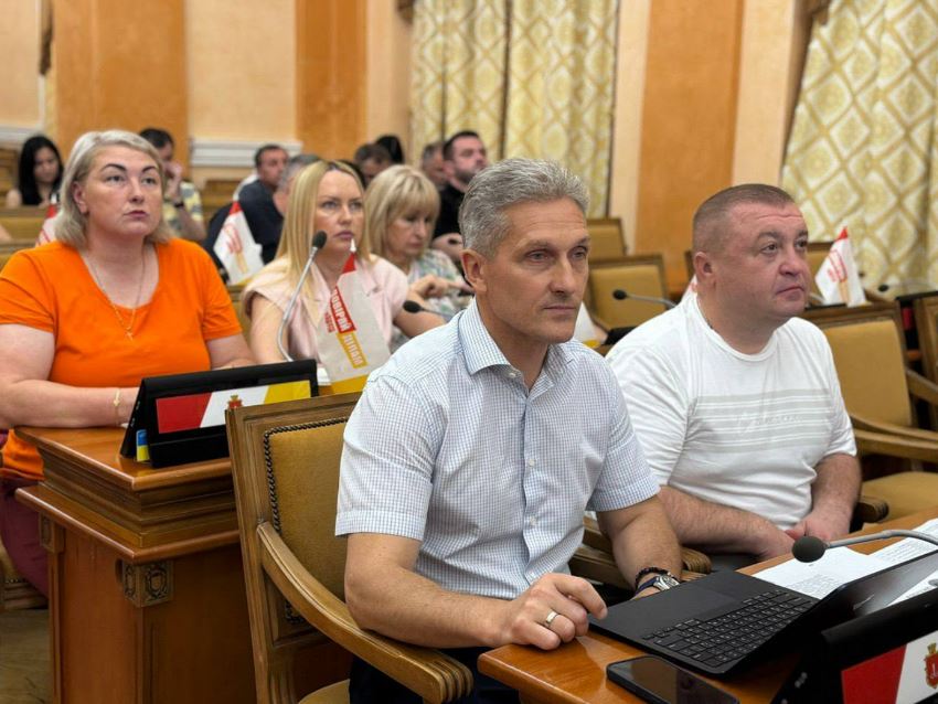 В Одесі на сесії міськради обговорили залучення коштів на придбання комунальної техніки В Одесі на сесії міськради обговорили залучення коштів на придбання комунальної техніки