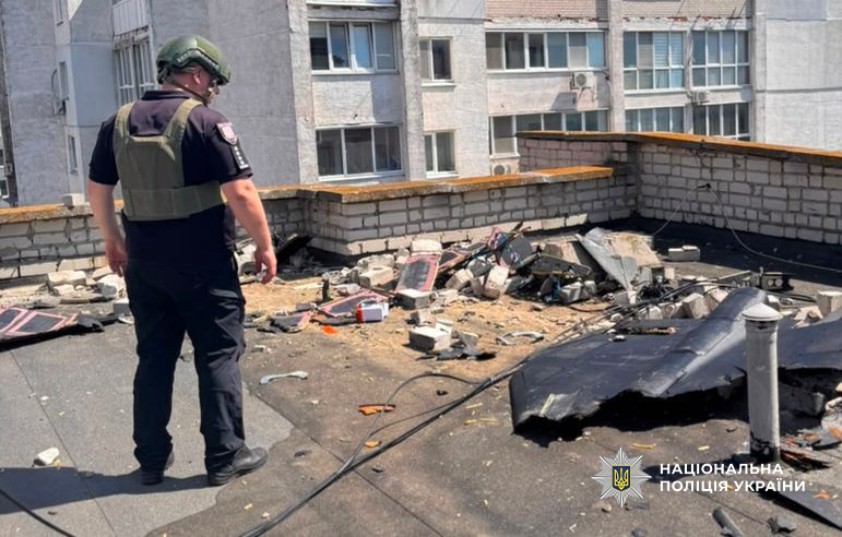 В Одесі та Чорноморську вибухотехніки знешкодили ворожі дрони із бойовими частинами В Одесі та Чорноморську вибухотехніки знешкодили ворожі дрони із бойовими частинами