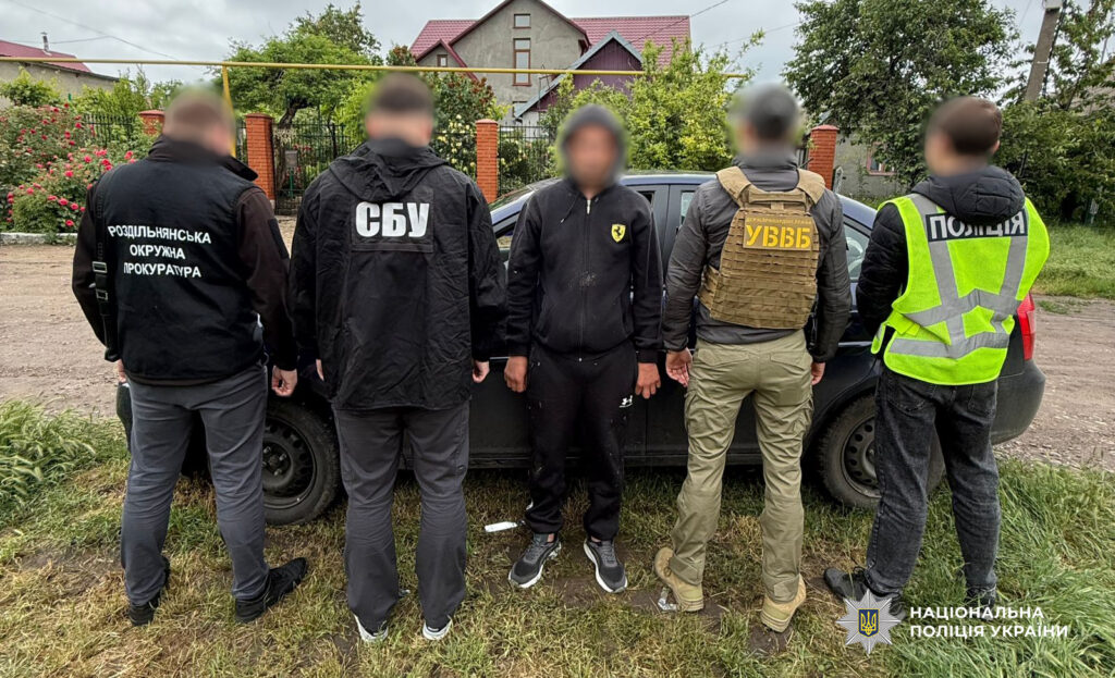 За 2000 доларів обіцяв провести до Молдови: на Одещині затримали чоловіка