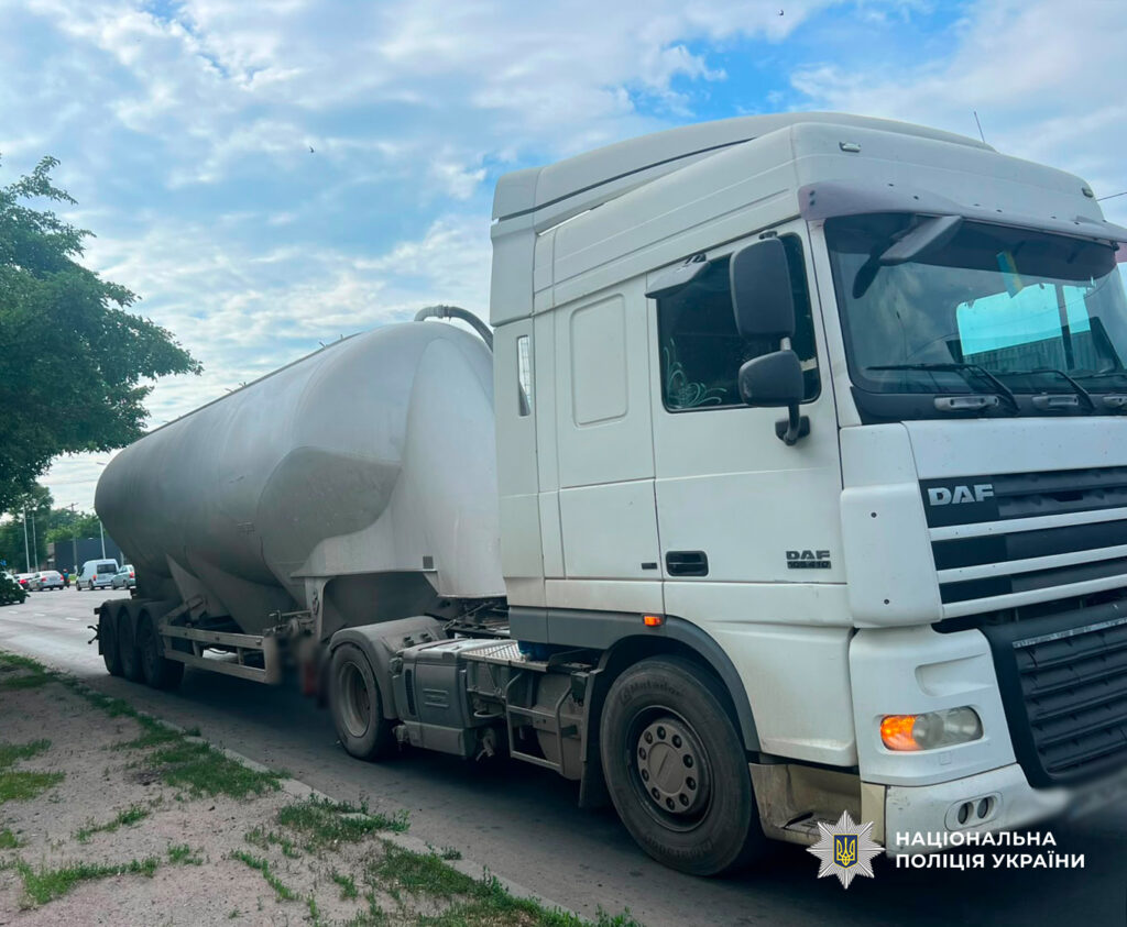 Грузовик насмерть сбил женщину на Столбовой в Одессе