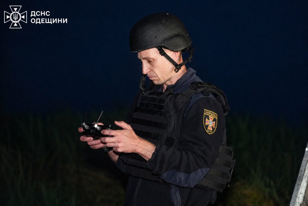 Наслідки ударів БпЛА по Одещині: понад 70 вогнеборців гасили масштабну пожежу Наслідки ударів БпЛА по Одещині: понад 70 вогнеборців гасили масштабну пожежу
