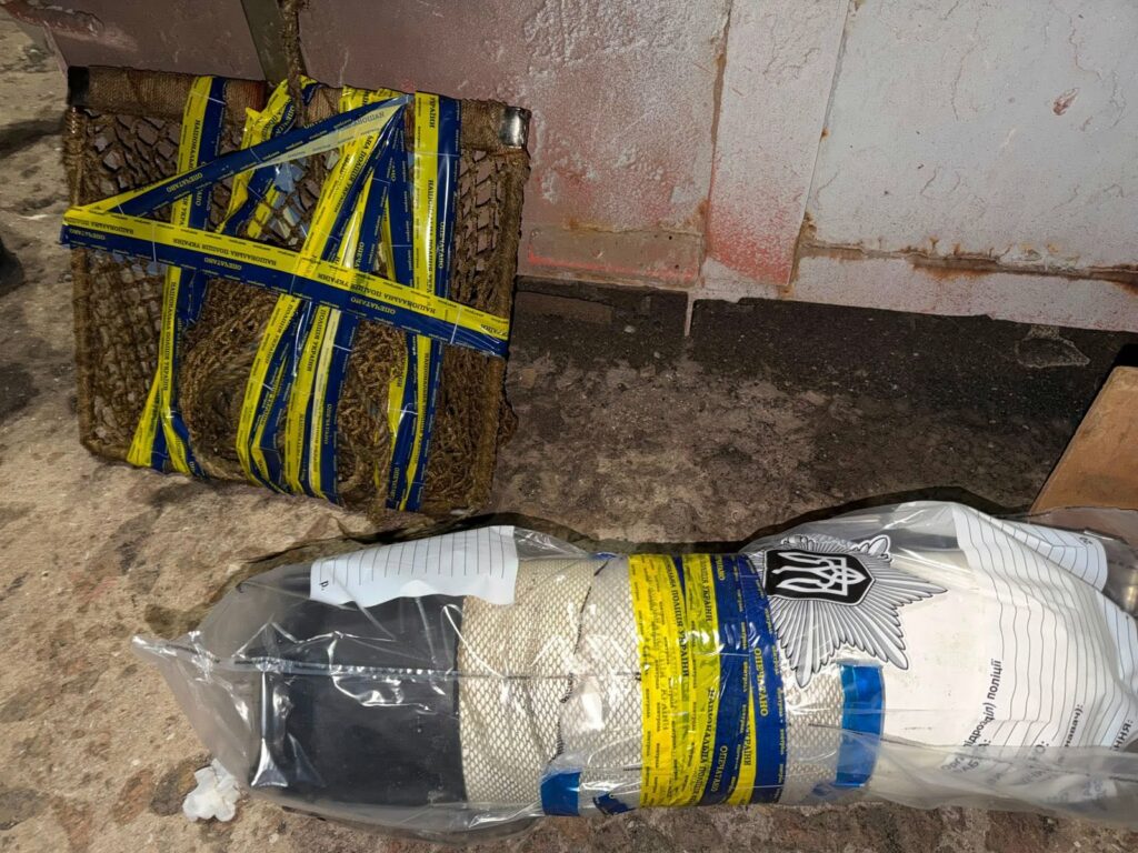 На Одещині затримали браконьєрів із уловом мідій на понад 200 тисяч гривень На Одещині затримали браконьєрів із уловом мідій на понад 200 тисяч гривень