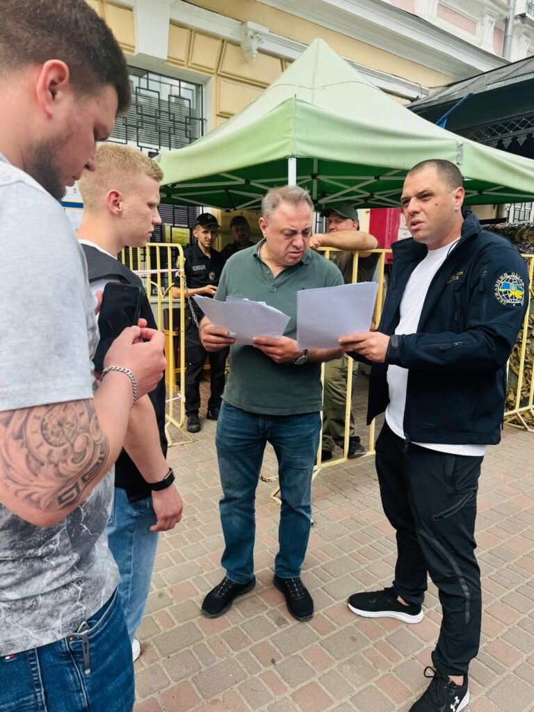 В Одессе директора ресторана «Туркуаз» лишили вида на жительство после конфликта на Дерибасовской