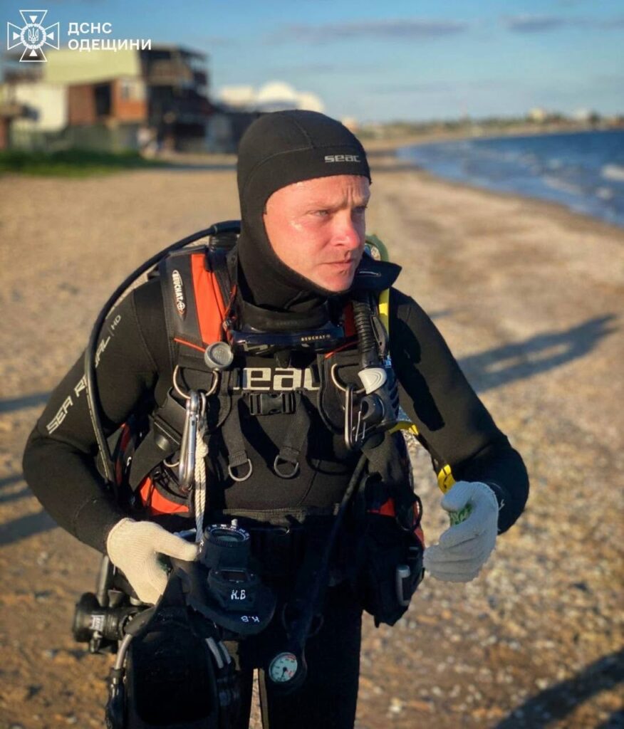 Дитину віднесло у море: на Одещині до пошуків дівчинки залучили аеророзвідку та водолазів Ребенка унесло в море: в Одесской области к поискам девочки привлекли аэроразведку и водолазов