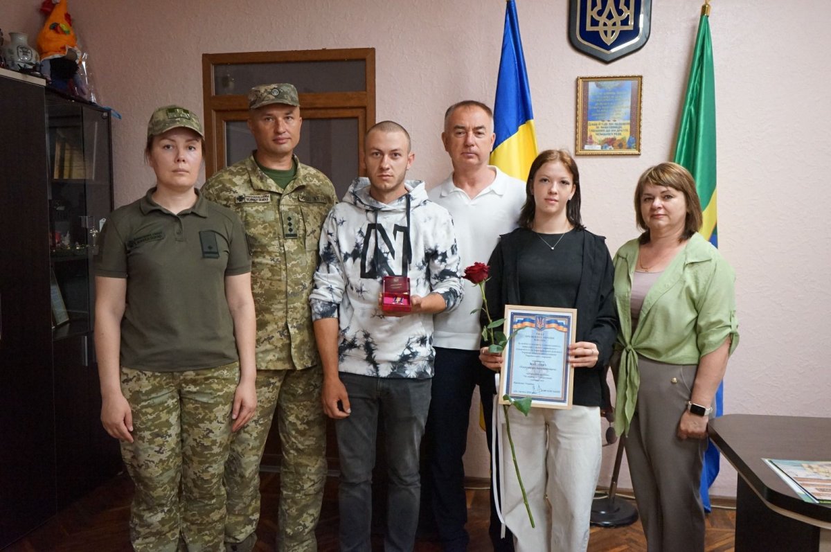 На Одещині сину загиблого прикордонника вручили посмертну нагороду батька «За мужність»