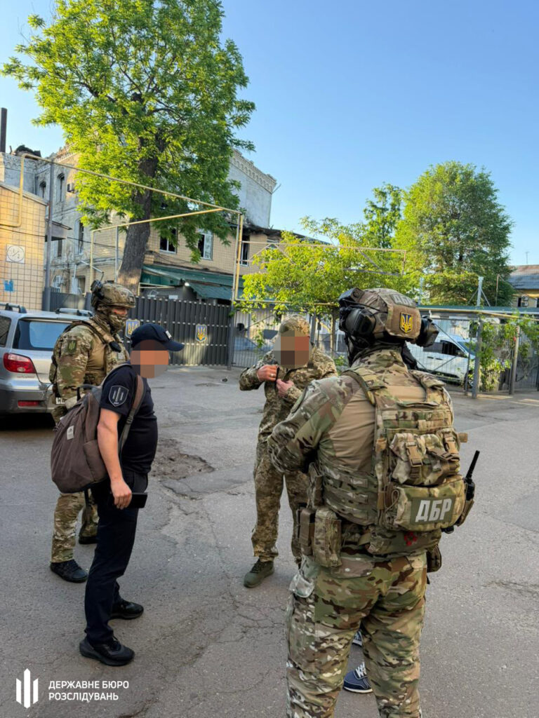 На Одещині викрили групу працівників РТЦК, які незаконно утримували та катували чоловіків На Одещині викрили групу працівників РТЦК, які незаконно утримували та катували чоловіків
