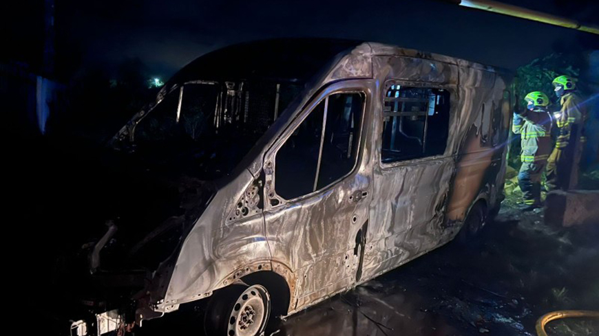 Підпал військового мікроавтобуса на Одещині: чоловіку загрожує до восьми років