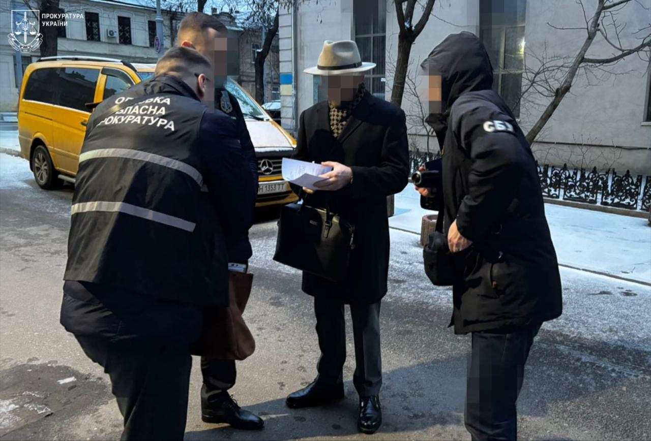 В Одессе передали в суд дело о присвоении 20 миллионов гривен на светофорах В Одессе передали в суд дело о присвоении 20 миллионов гривен на светофорах