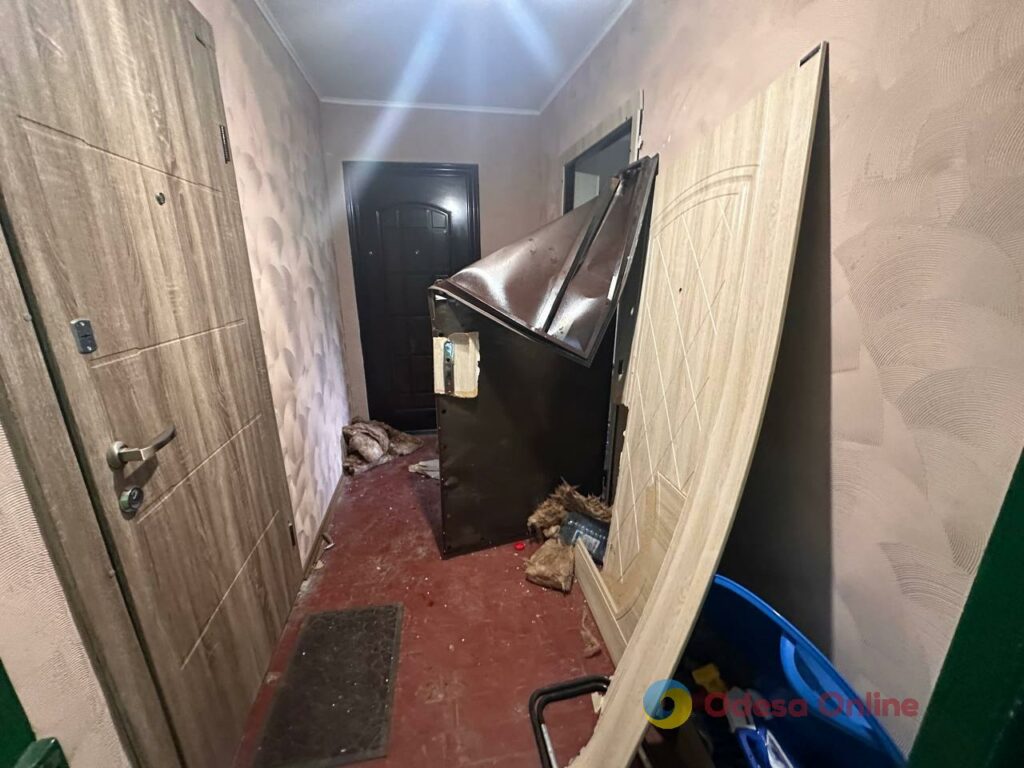 Одеса в об’єктиві: квітучі парки, чергові «прильоти» та фірмовий місцевий гумор Одеса в об’єктиві: квітучі парки, чергові «прильоти» та фірмовий місцевий гумор