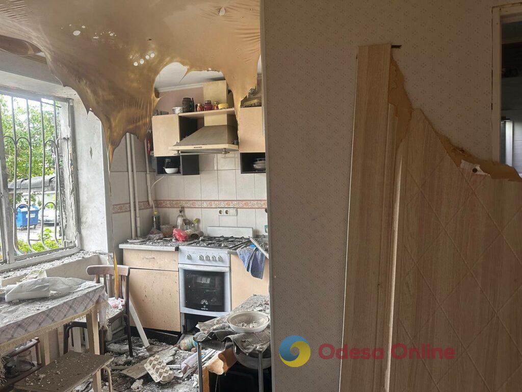 БпЛА влучив у дев’ятиповерхівку в Одесі: частково зруйновані два поверхи, є постраждалі БпЛА влучив у дев’ятиповерхівку в Одесі: частково зруйновані два поверхи, є постраждалі