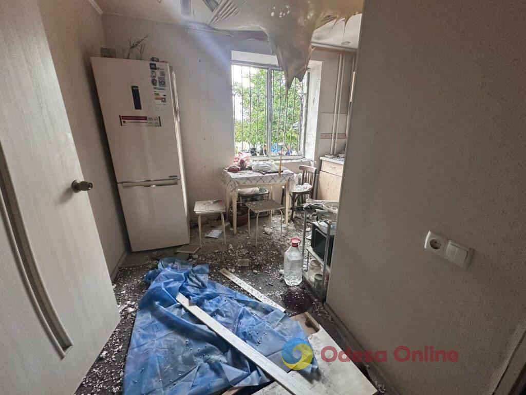 БпЛА влучив у дев’ятиповерхівку в Одесі: частково зруйновані два поверхи, є постраждалі БпЛА влучив у дев’ятиповерхівку в Одесі: частково зруйновані два поверхи, є постраждалі