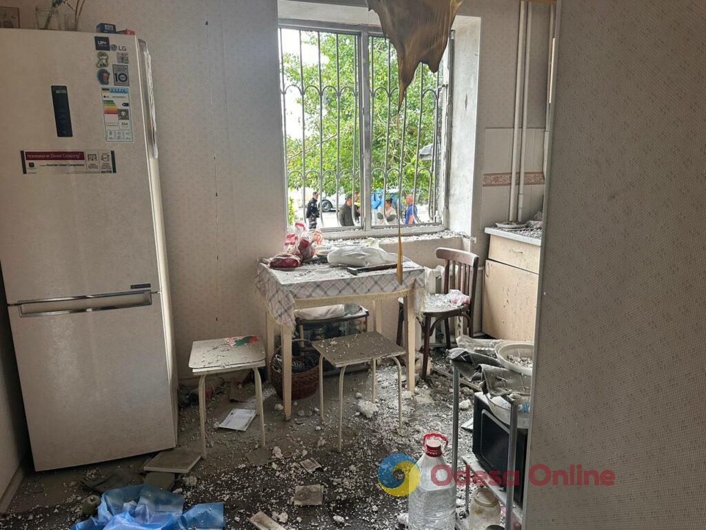 БпЛА влучив у дев’ятиповерхівку в Одесі: частково зруйновані два поверхи, є постраждалі БпЛА влучив у дев’ятиповерхівку в Одесі: частково зруйновані два поверхи, є постраждалі