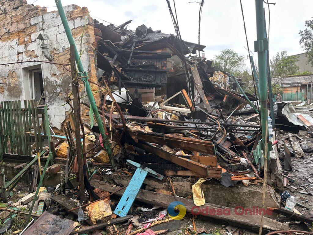 Через обстріл в Одесі спалахнули два будинки: свідчення очевидців та фото наслідків
