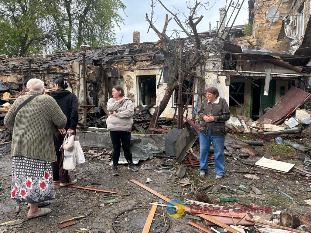 Через обстріл в Одесі спалахнули два будинки: свідчення очевидців та фото наслідків