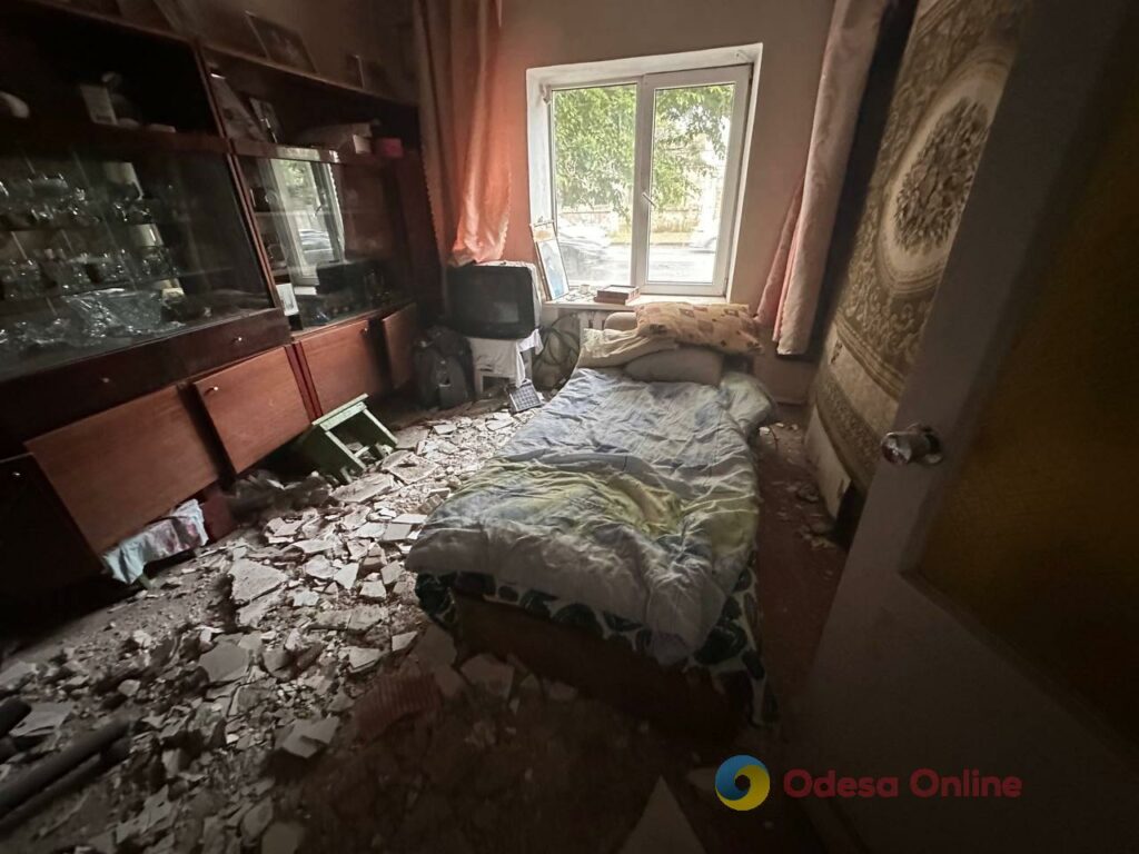Одеса в об’єктиві: квітучі парки, чергові «прильоти» та фірмовий місцевий гумор Одеса в об’єктиві: квітучі парки, чергові «прильоти» та фірмовий місцевий гумор
