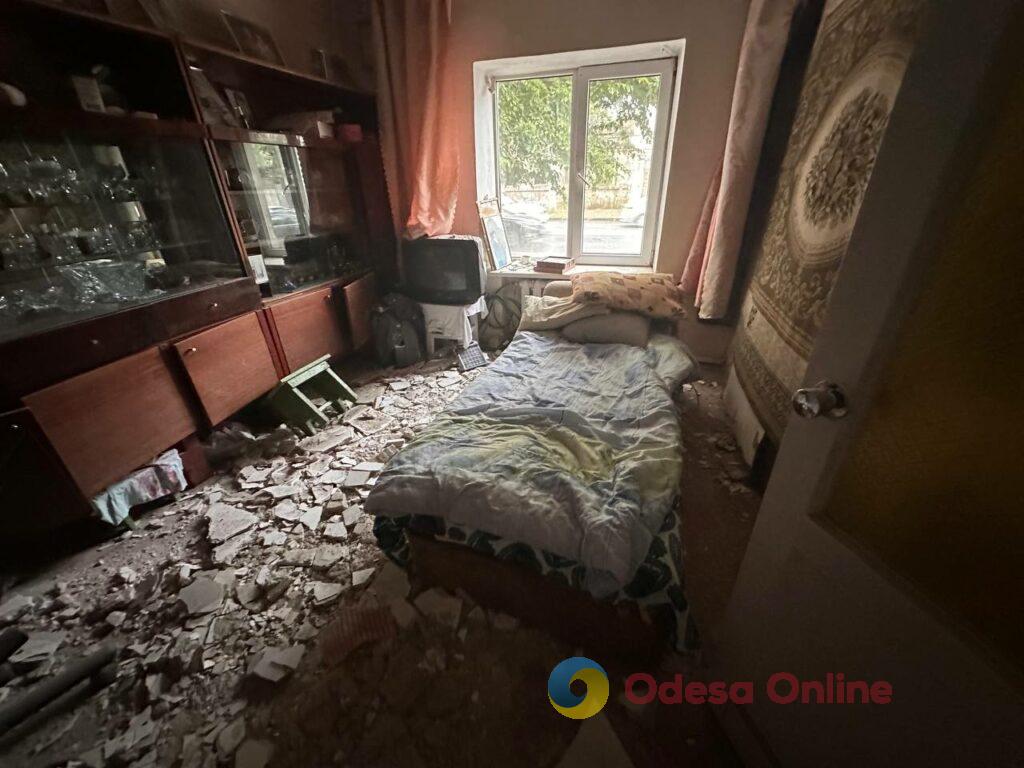 Через обстріл в Одесі спалахнули два будинки: свідчення очевидців та фото наслідків