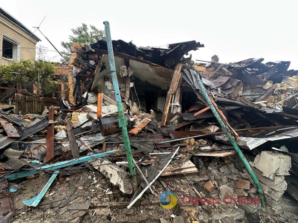 Через обстріл в Одесі спалахнули два будинки: свідчення очевидців та фото наслідків
