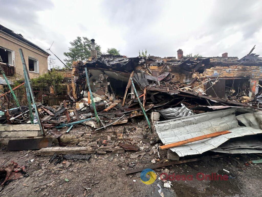 Через обстріл в Одесі спалахнули два будинки: свідчення очевидців та фото наслідків
