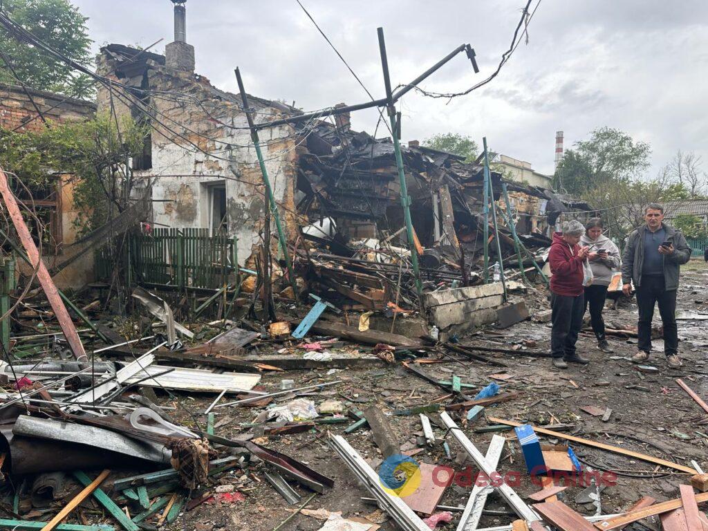 Через обстріл в Одесі спалахнули два будинки: свідчення очевидців та фото наслідків