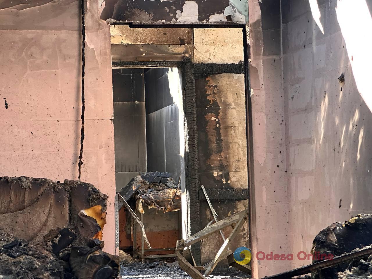 В Одесском районе в результате атаки РФ разрушен жилой дом (фото) В Одесском районе в результате атаки РФ разрушен жилой дом (фото)