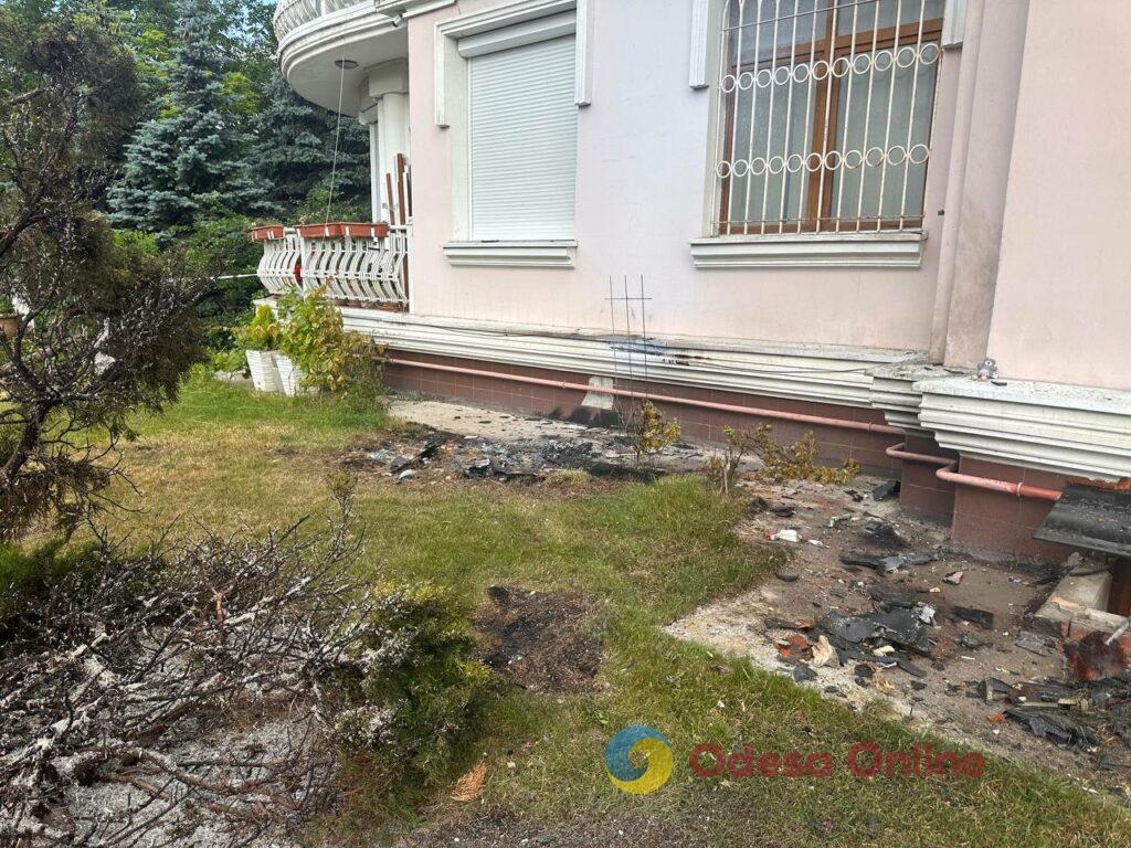 Як виглядає одеська багатоповерхівка після атаки РФ: фоторепортаж з місця події Як виглядає одеська багатоповерхівка після атаки РФ: фоторепортаж з місця події