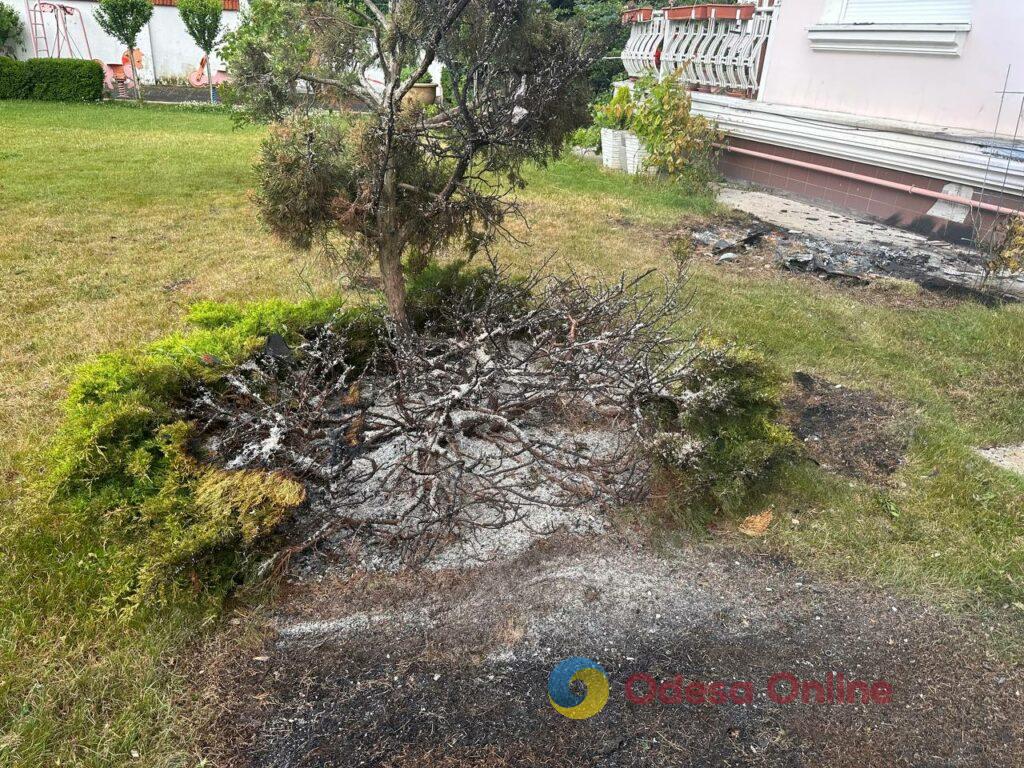 Як виглядає одеська багатоповерхівка після атаки РФ: фоторепортаж з місця події Як виглядає одеська багатоповерхівка після атаки РФ: фоторепортаж з місця події