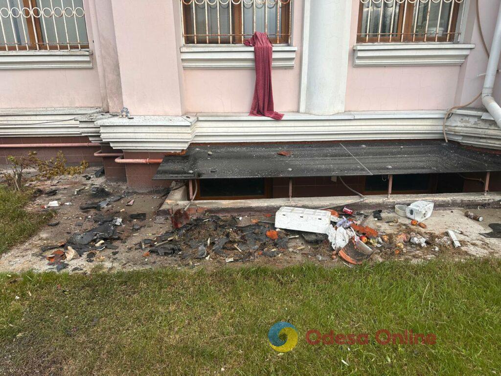Як виглядає одеська багатоповерхівка після атаки РФ: фоторепортаж з місця події Як виглядає одеська багатоповерхівка після атаки РФ: фоторепортаж з місця події
