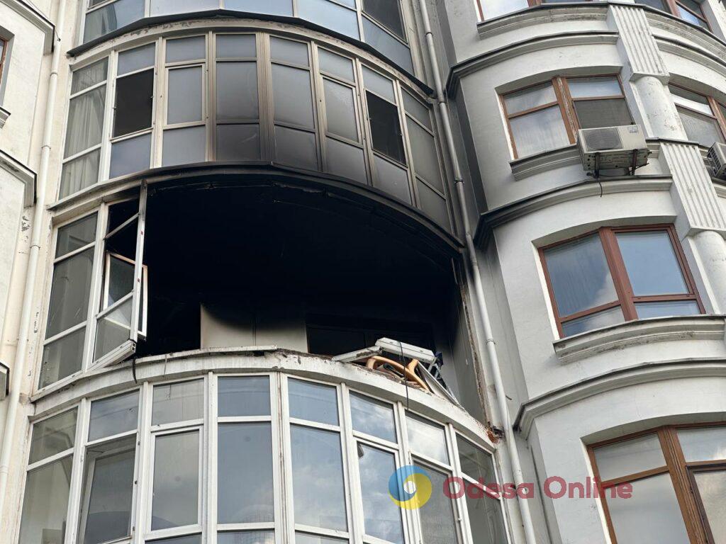 Як виглядає одеська багатоповерхівка після атаки РФ: фоторепортаж з місця події Як виглядає одеська багатоповерхівка після атаки РФ: фоторепортаж з місця події