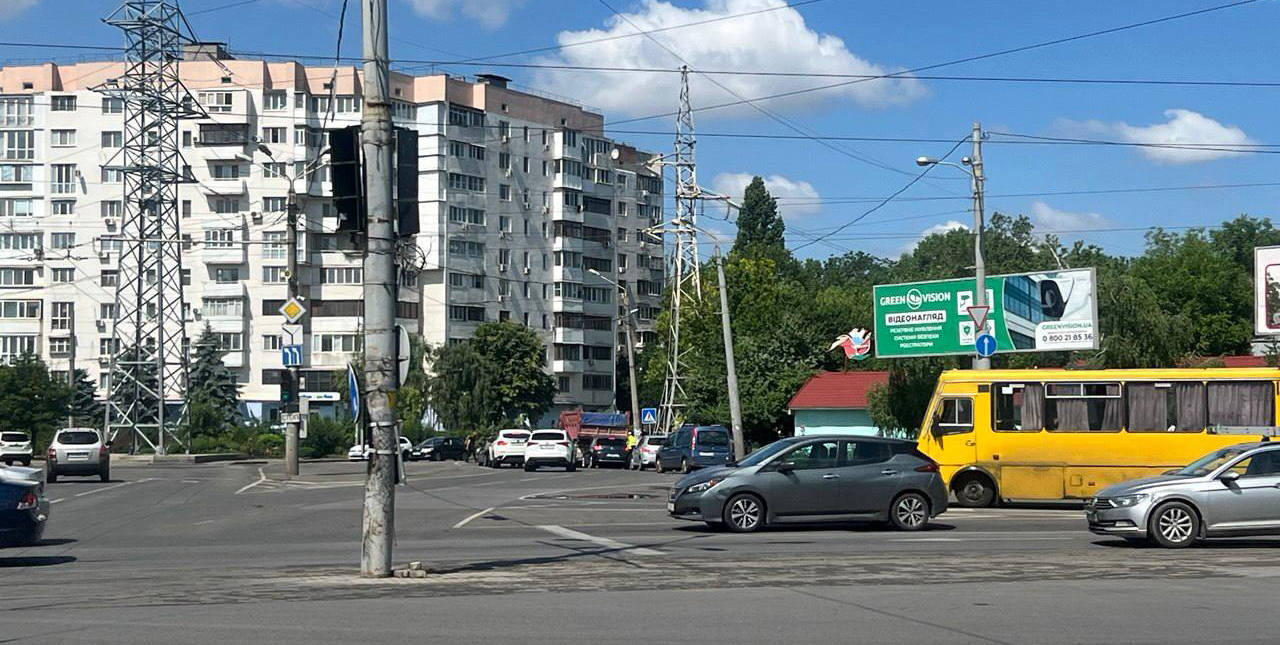 Из-за ДТП не работают светофоры на 1-й станции Люстдорфской дороги в Одессе Из-за ДТП не работают светофоры на 1-й станции Люстдорфской дороги в Одессе