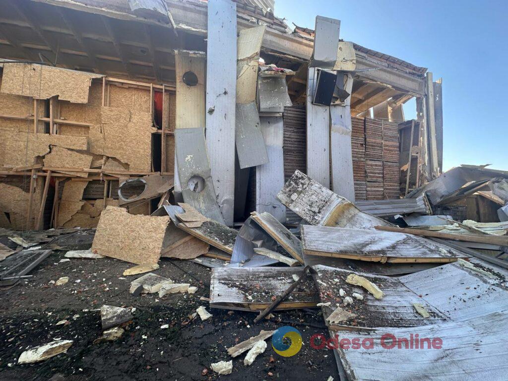 «Балістика зруйнувала наше підприємство»: фермери Одещини розповіли про наслідки ворожого удару «Баллистика разрушила наше предприятие»: фермеры Одесской области рассказали о последствиях вражеского удара