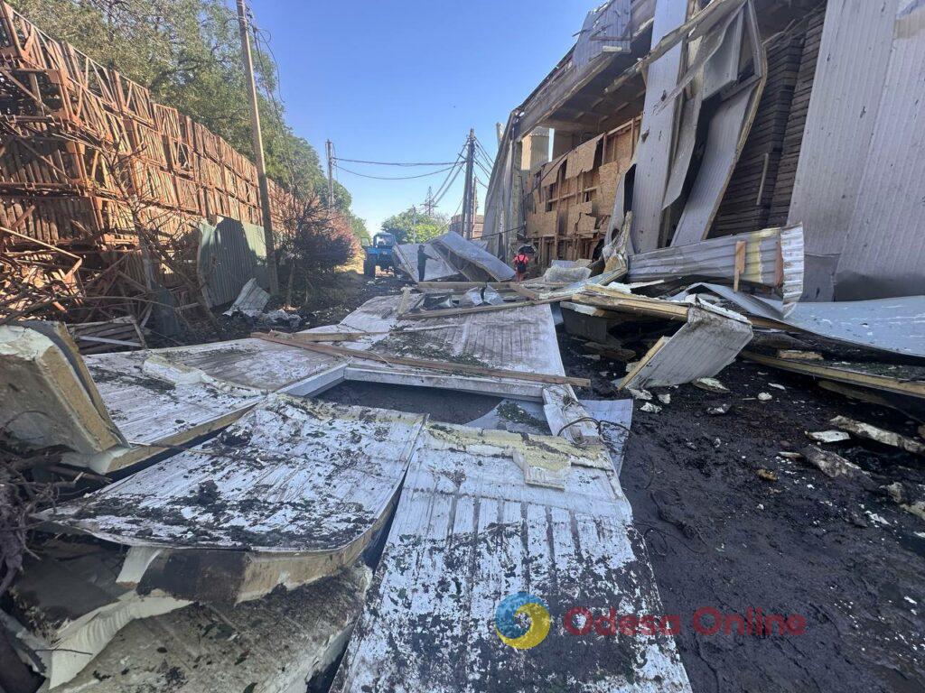 «Балістика зруйнувала наше підприємство»: фермери Одещини розповіли про наслідки ворожого удару «Баллистика разрушила наше предприятие»: фермеры Одесской области рассказали о последствиях вражеского удара