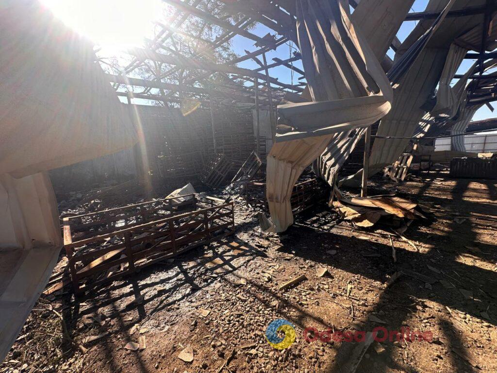 «Балістика зруйнувала наше підприємство»: фермери Одещини розповіли про наслідки ворожого удару «Баллистика разрушила наше предприятие»: фермеры Одесской области рассказали о последствиях вражеского удара