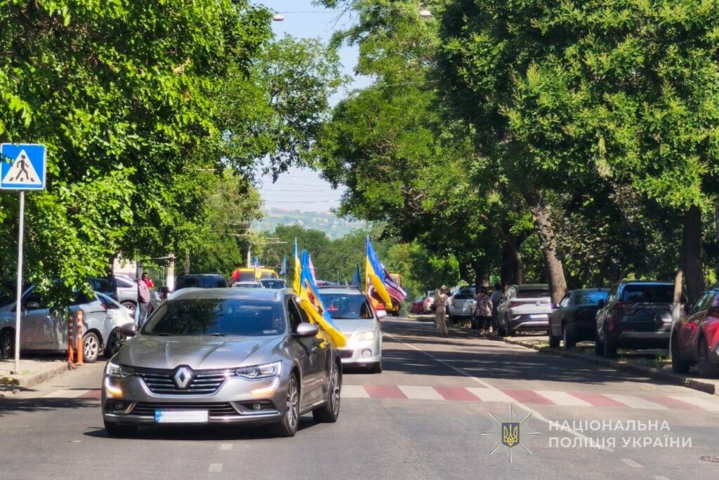 «Маршрутом памяти»: по Одессе проехала автоколонна в честь погибших защитников Украины
