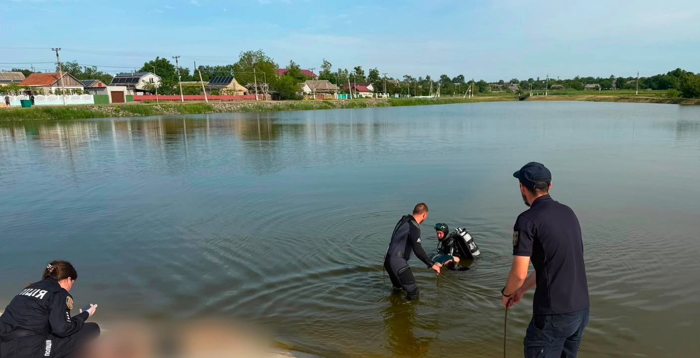 В Раздельнянском районе на ставке погибли две несовершеннолетние девушки В Раздельнянском районе на ставке погибли две несовершеннолетние девушки