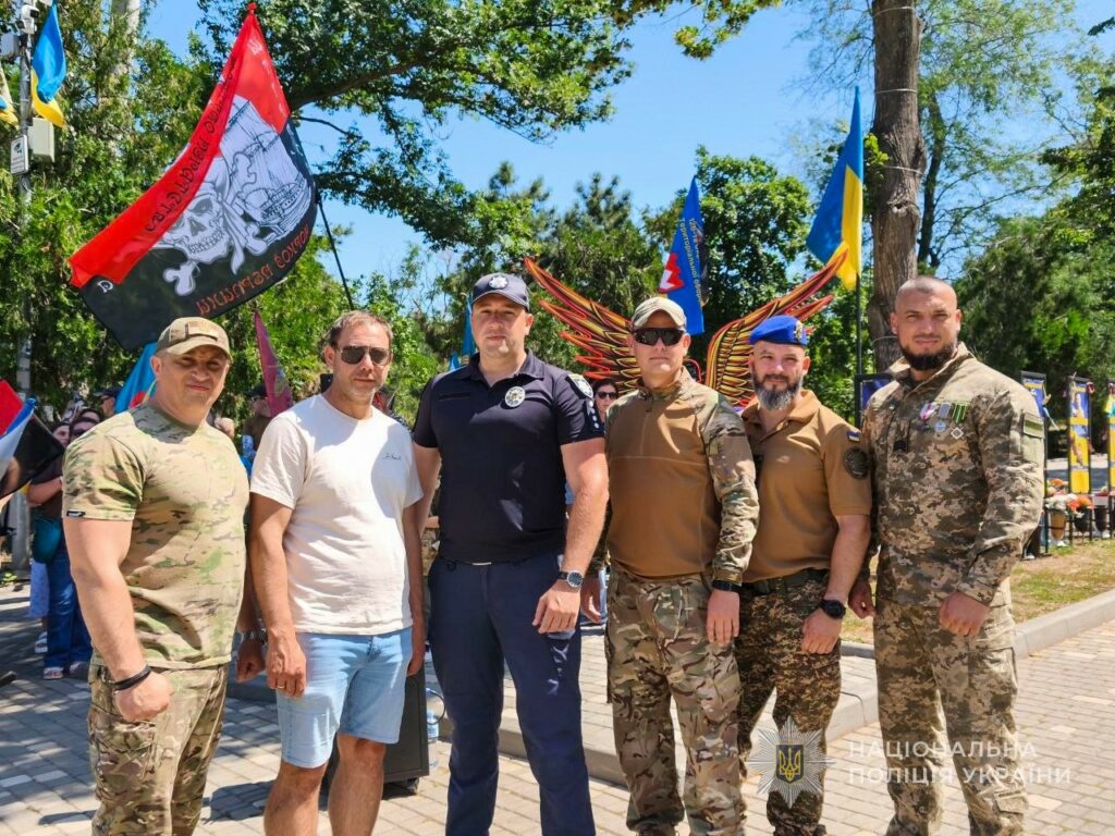 «Маршрутом памяти»: по Одессе проехала автоколонна в честь погибших защитников Украины