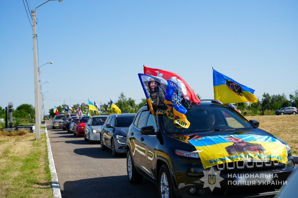 «Маршрутом памяти»: по Одессе проехала автоколонна в честь погибших защитников Украины