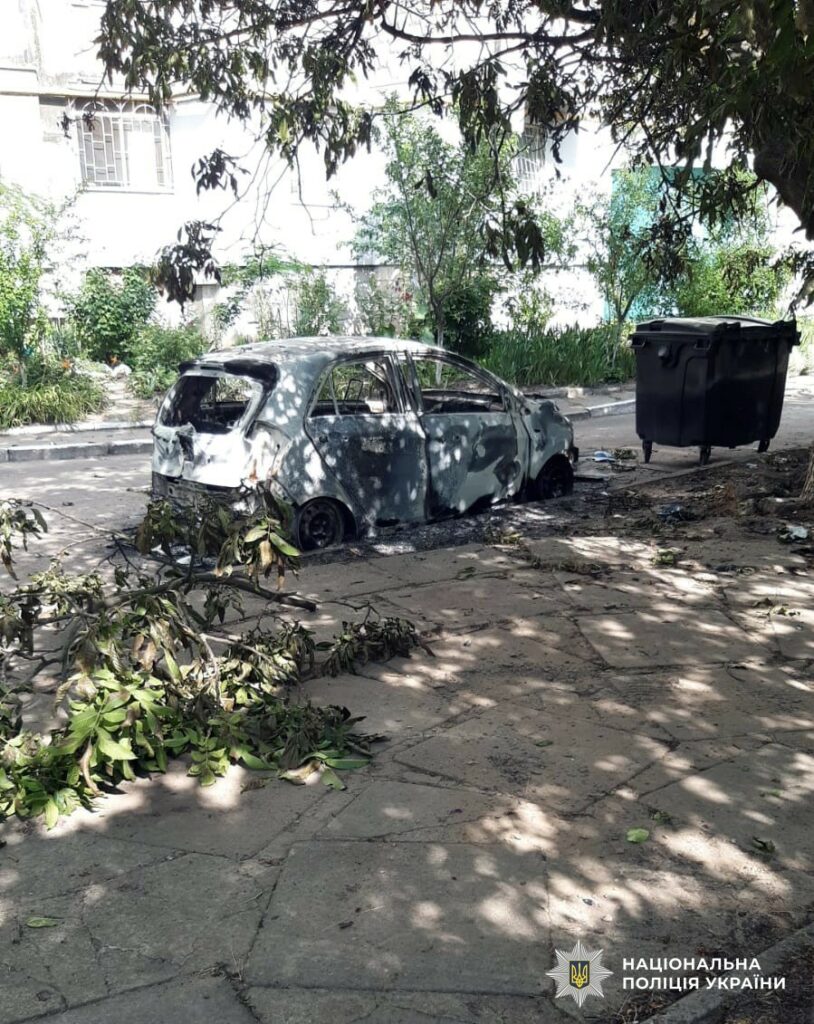 На Херсонщині внаслідок обстрілів рф загинули поліцейський та двоє фахівців гуманітарної організації В Херсонской области в результате обстрелов рф погибли полицейский и двое специалистов гуманитарной организации