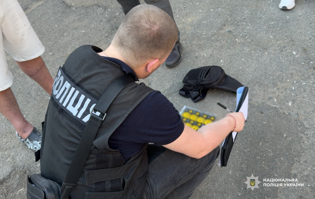 В Одесі офіцера ТЦК схопили на хабарі талонами на пальне В Одесі офіцера ТЦК схопили на хабарі талонами на пальне