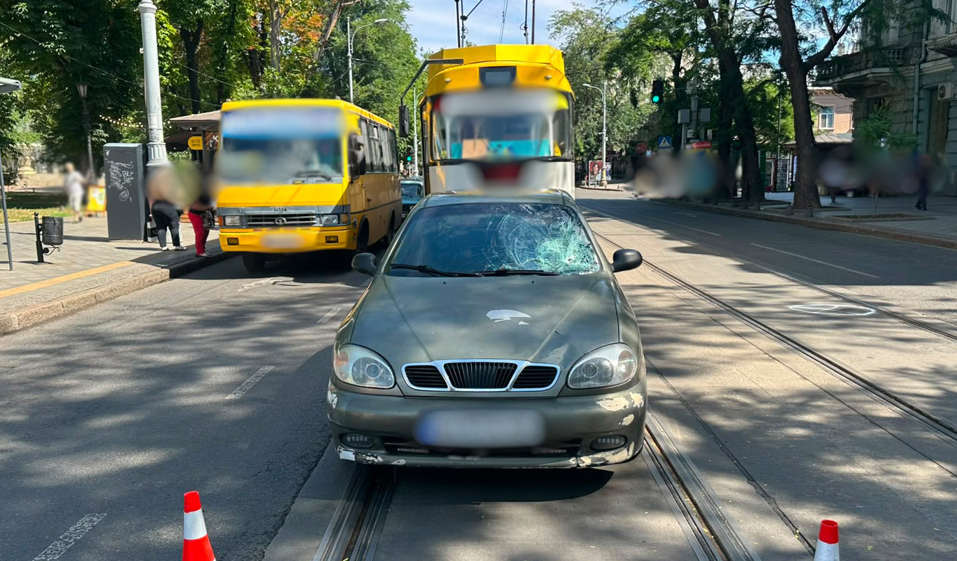 На Преображенській в Одесі Daewoo збив 19-річного пішохода