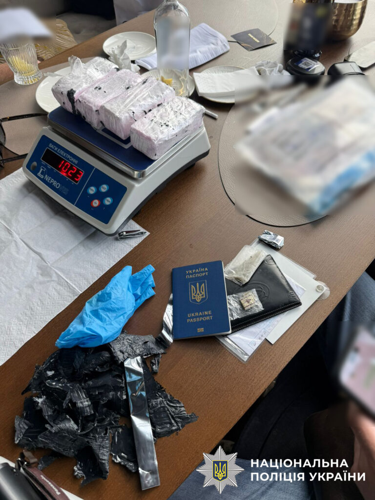 Сбывал кокаин крупными партиями: в Одессе полиция задержала наркодилера