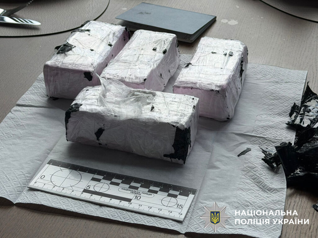 Сбывал кокаин крупными партиями: в Одессе полиция задержала наркодилера