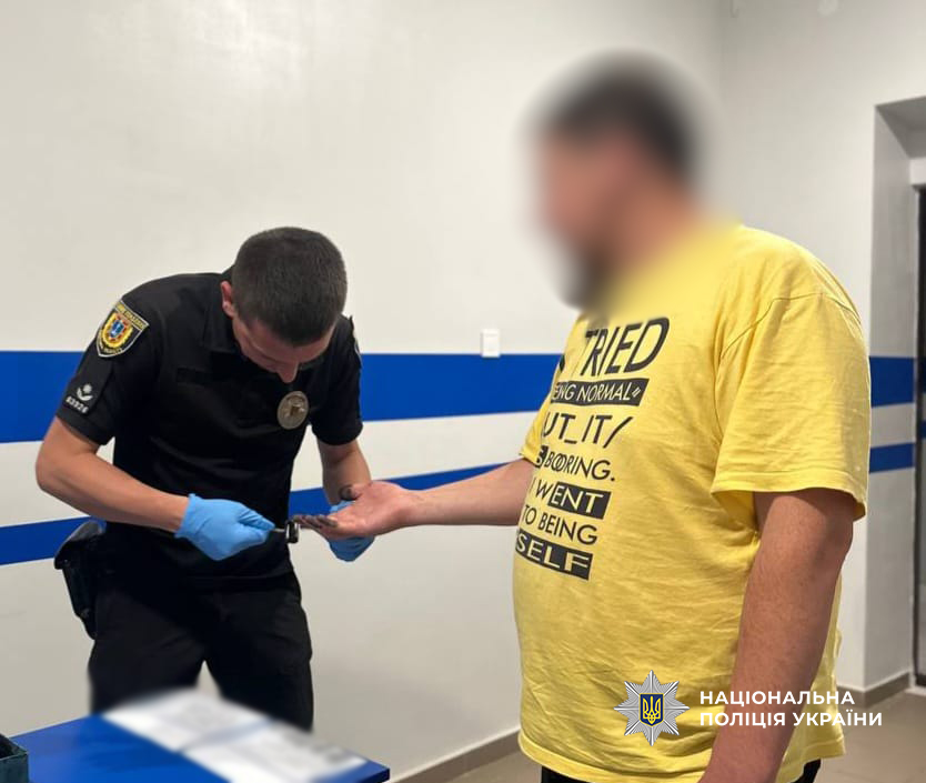 На Одещині затримали чоловіка за підозрою у сексуальному насильстві щодо двох малолітніх хлопчиків На Одещині затримали чоловіка за підозрою у сексуальному насильстві щодо двох малолітніх хлопчиків