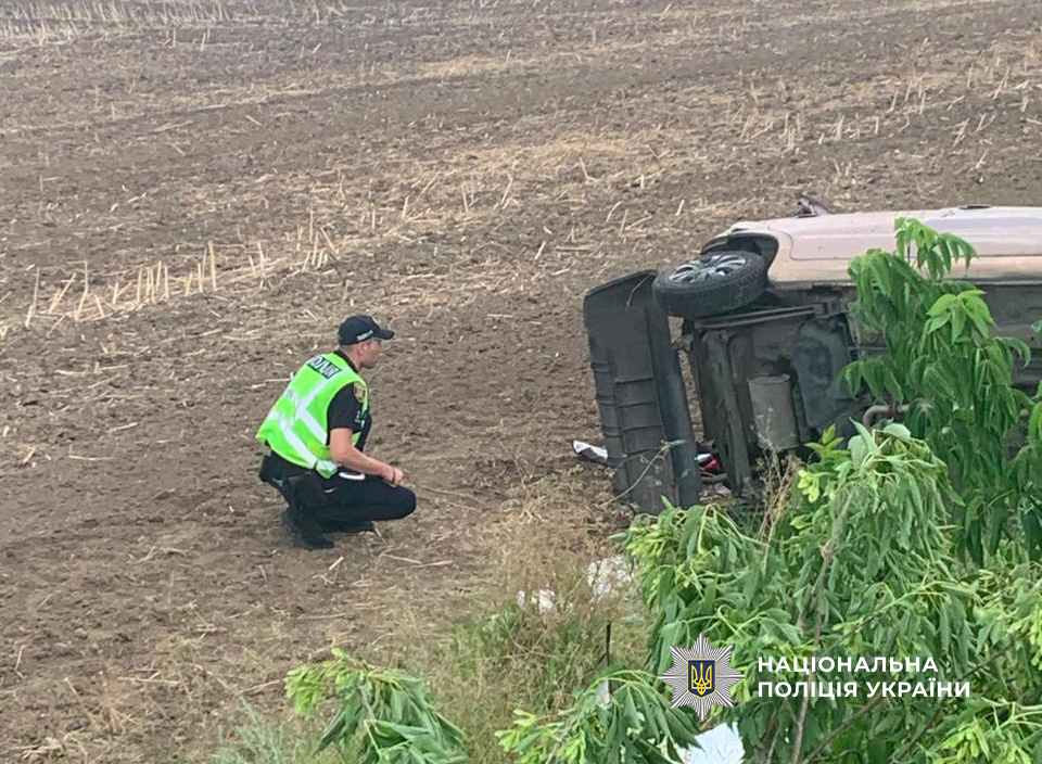 На трасі Одеса — Рені перекинувся легковик: травмувався 13-річний хлопчик На трасі Одеса — Рені перекинувся легковик: травмувався 13-річний хлопчик