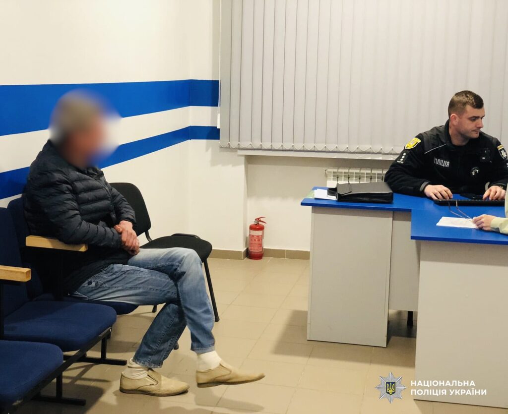 В Белгороде-Днестровском будут судить мужчину, который пришел в школу с пистолетом В Белгороде-Днестровском будут судить мужчину, который пришел в школу с пистолетом