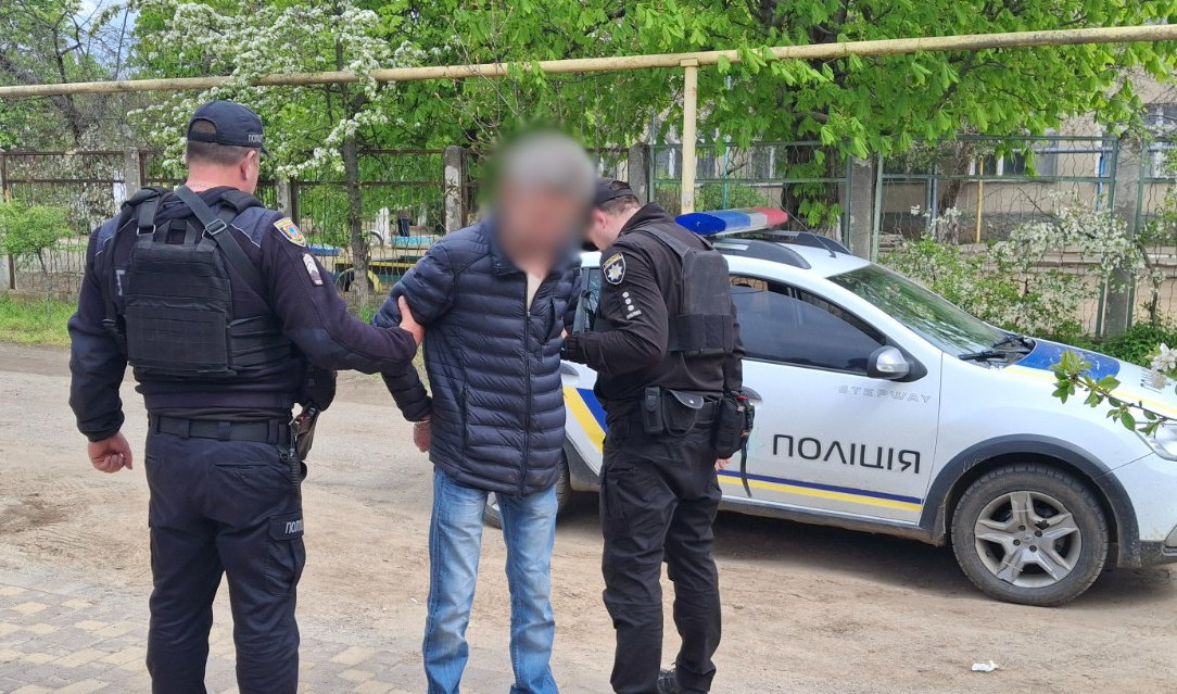 В Белгороде-Днестровском будут судить мужчину, который пришел в школу с пистолетом В Белгороде-Днестровском будут судить мужчину, который пришел в школу с пистолетом