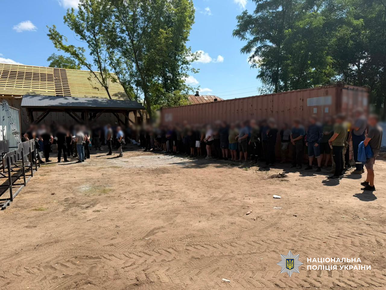 Командира військової частини на Одещині підозрюють у залученні близько 80 підлеглих до будівництва власного будинку Командира військової частини на Одещині підозрюють у залученні близько 80 підлеглих до будівництва власного будинку