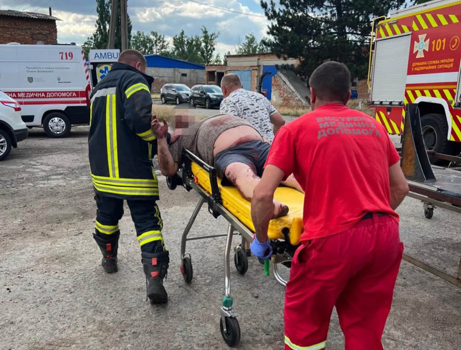 Рятувальна операція на Одещині: троє людей отруїлися випарами під час ремонту башти Рятувальна операція на Одещині: троє людей отруїлися випарами під час ремонту башти
