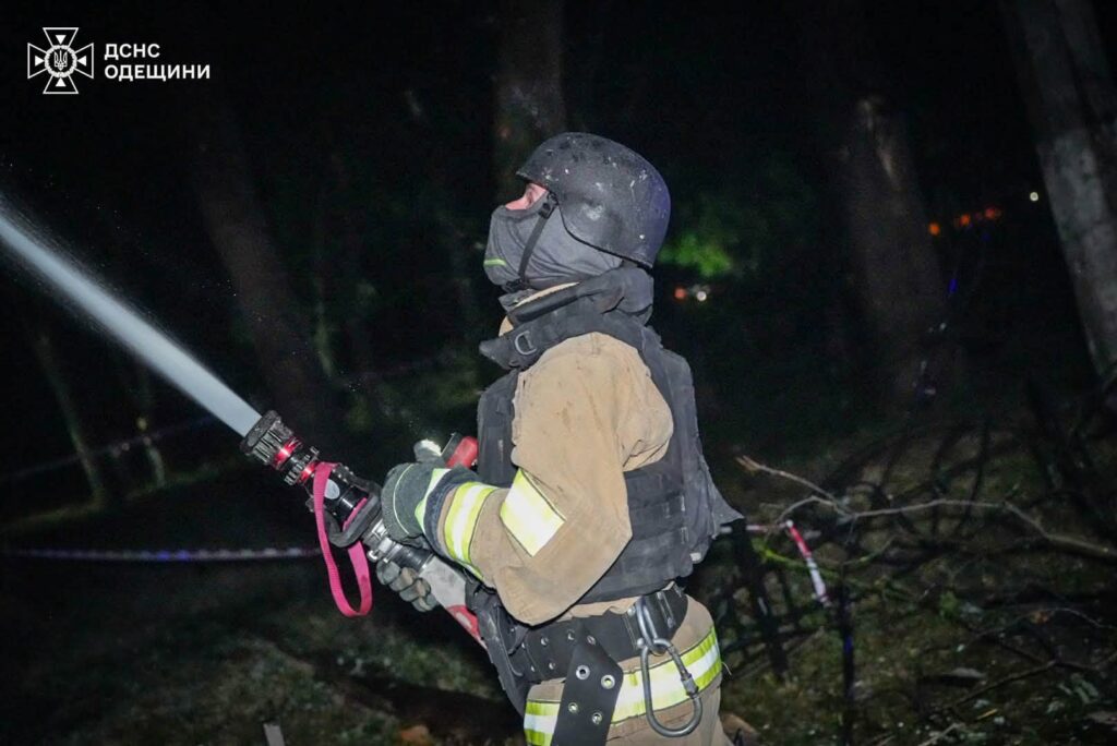 Ракетний удар по Одесі: серед жертв — мати, яка гуляла з дітьми в парку