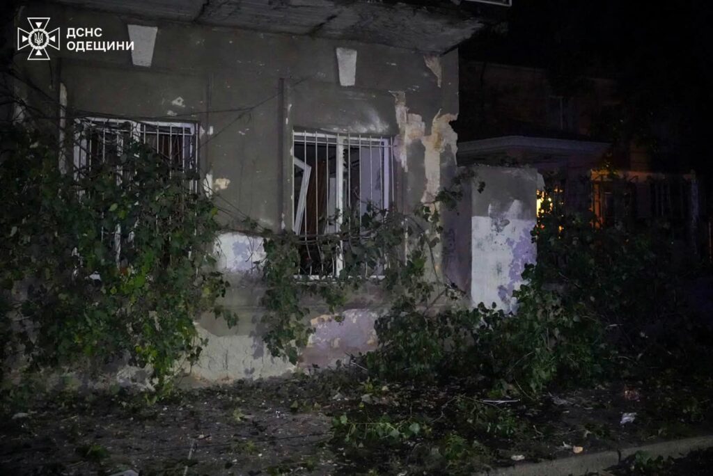 Ракетний удар по Одесі: серед жертв — мати, яка гуляла з дітьми в парку