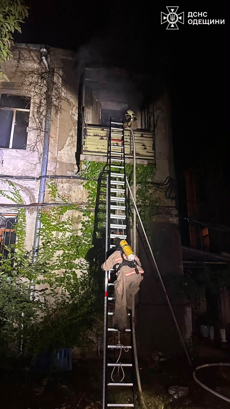 Одеса: на місці пожежі у квартирі на Софіївській виявили тіло чоловіка